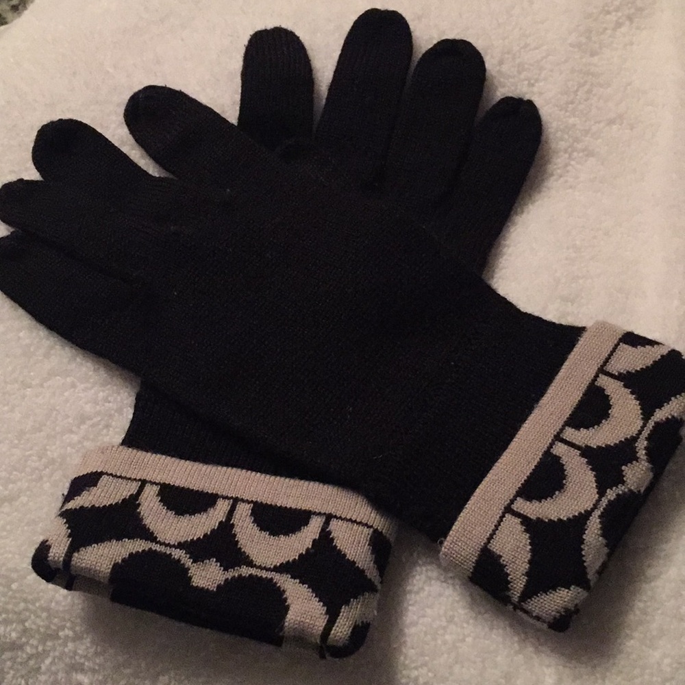 Coach gloves